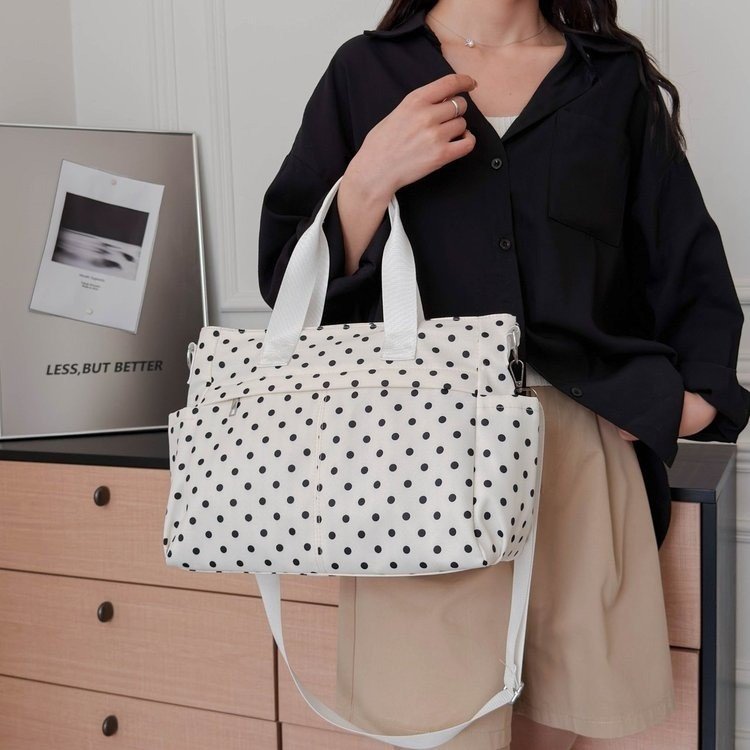 Women's One Shoulder Crossbody Handbag with Zipper Closure - Fall 2026